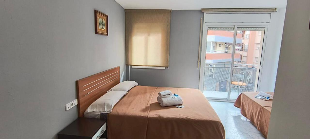 Hostal Europa Tarragona Luaran gambar