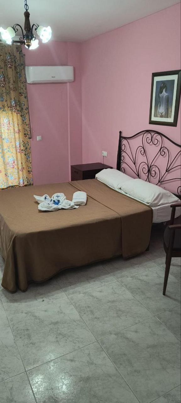 Hostal Europa Tarragona Luaran gambar