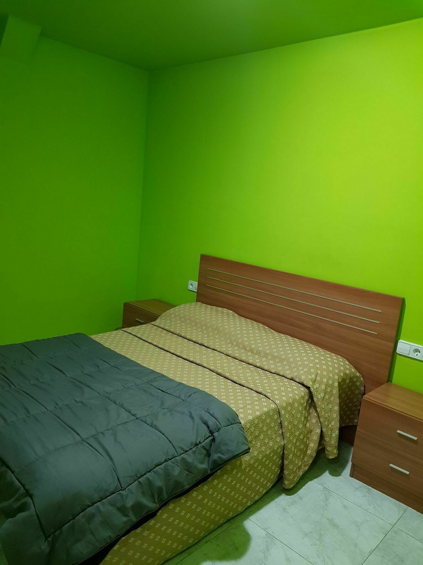 Hostal Europa Tarragona Luaran gambar